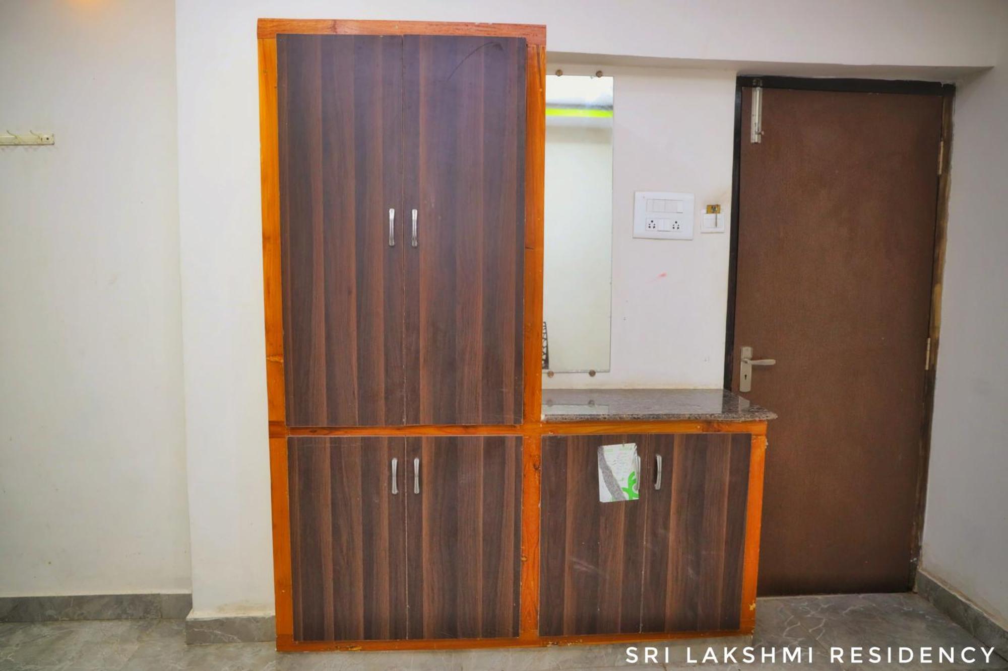 Sri Lakshmi Residency Hotel Tirupati Exterior foto